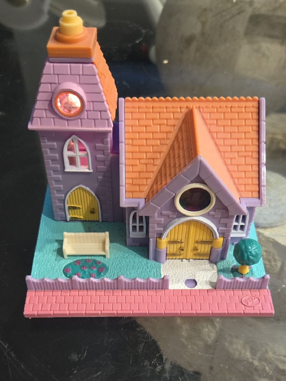Vintage BLUEBIRD 1993 POLLY POCKET Light Up Wedding Chapel